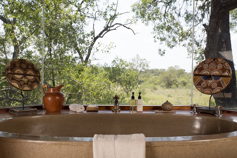 Photo of Lukimbi Safari Lodge Bath